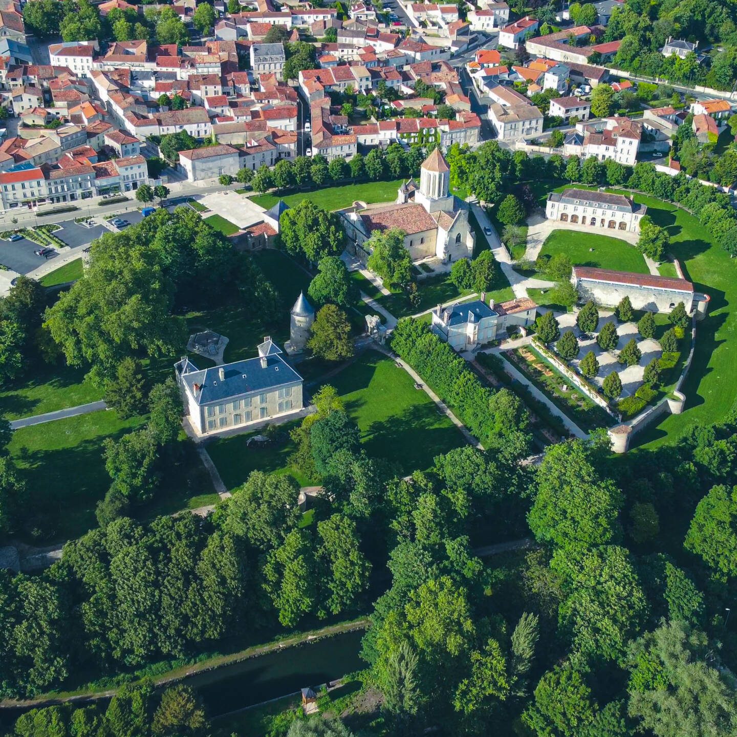 Surgeres-9-bis-scaled